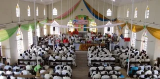 Hundreds of Muslims join Christians at Kaduna church to celebrate Christmas